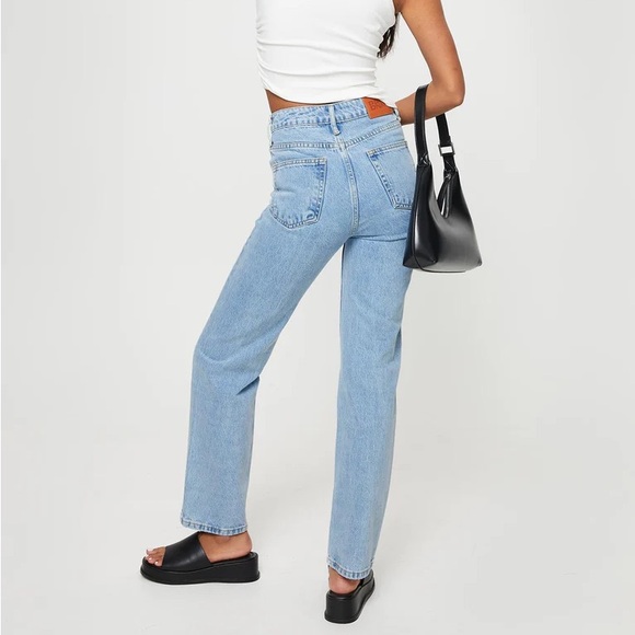 Princess Polly light wash straight leg Jean size 2 - Picture 2 of 7